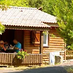 Camping Confort Avec Terrasse - 4 Personnes - Api-1-52-1742 Villegly