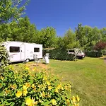 Camping Confort Avec Terrasse - 4 Personnes - Api-1-52-1742 Villegly