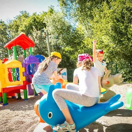 Confort Avec Terrasse - 4 Personnes - Api-1-52-1742