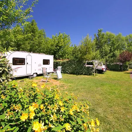Camping Confort Avec Terrasse - 4 Personnes - Api-1-52-1742 Villegly